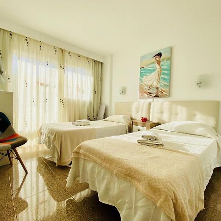 Orange And White Apartment In Yumbo Сан-Бартоломе Экстерьер фото